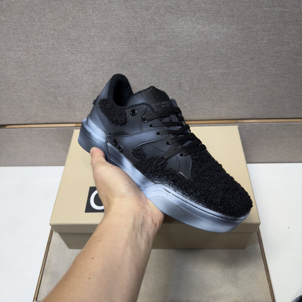 Dolce & Gabbana Black Textured Low-Top Sneakers