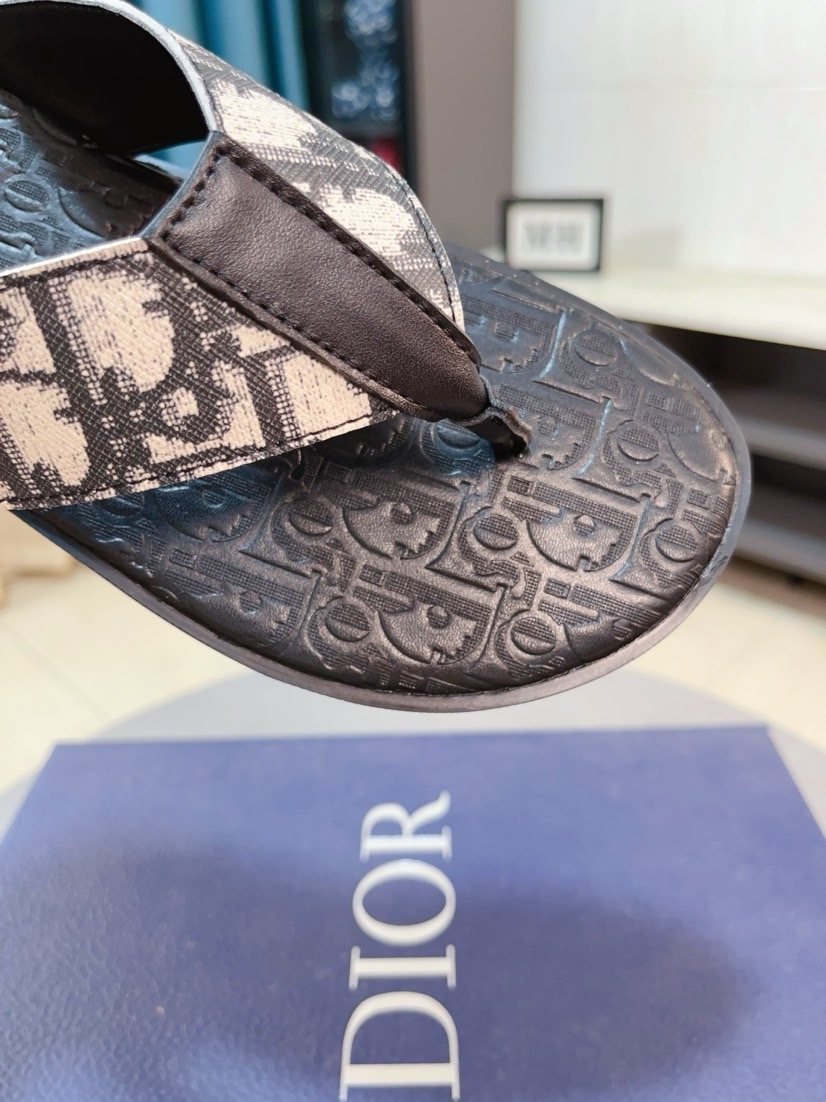 Dior Patterned Strap Thong Sandals - Textured Outsole