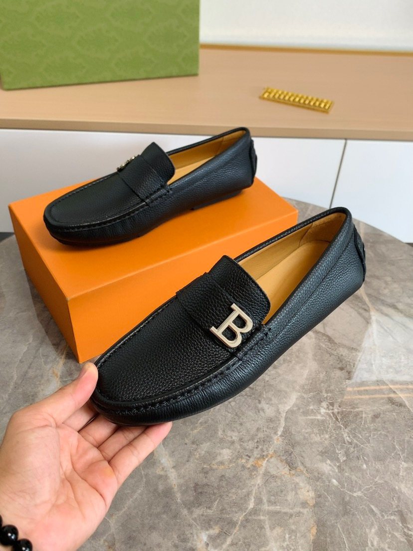 Men's Black Textured Hardware Loafers