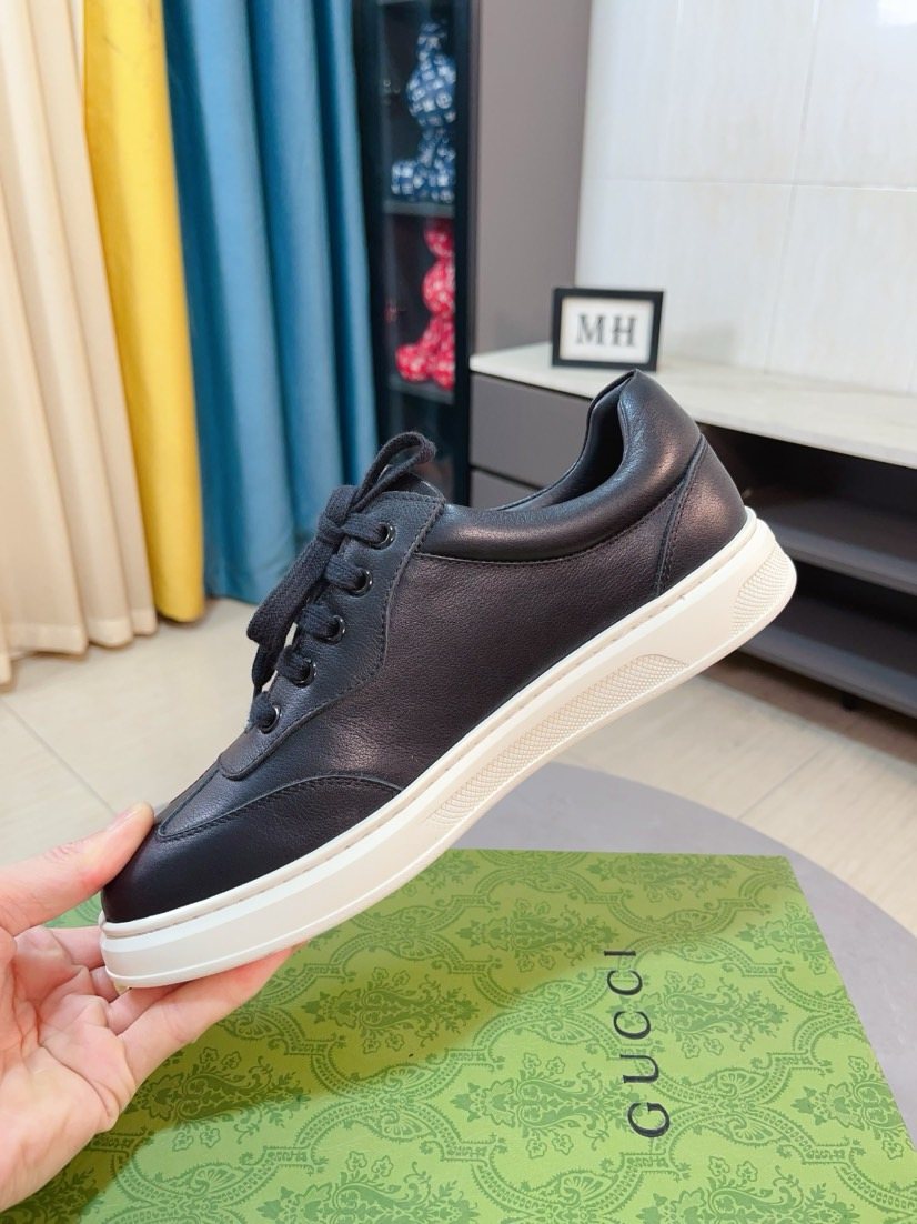 Gucci Low-Top Lace-Up Sneakers