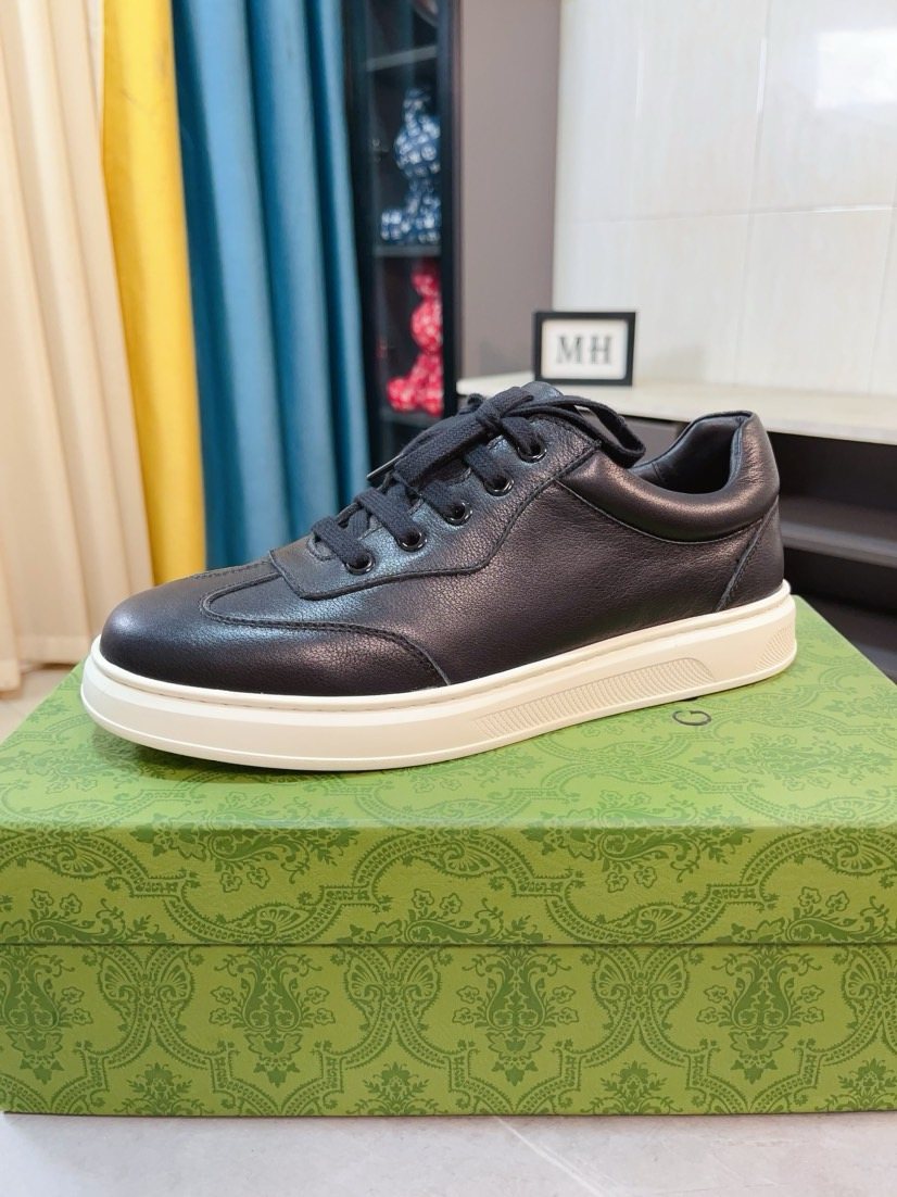 Gucci Low-Top Lace-Up Sneakers