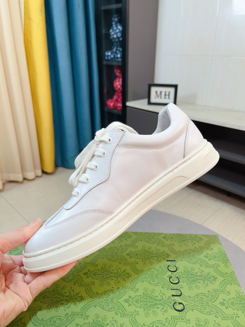 Gucci Low-Top Lace-Up Sneakers