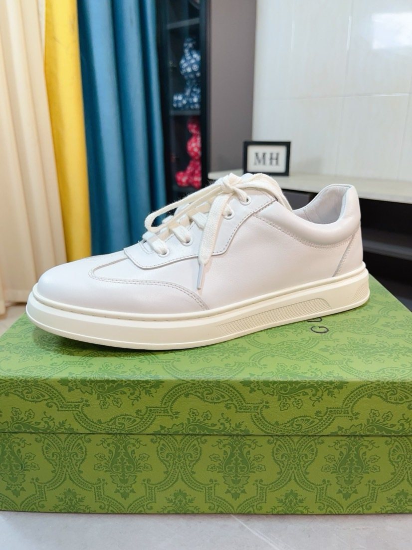Gucci Low-Top Lace-Up Sneakers