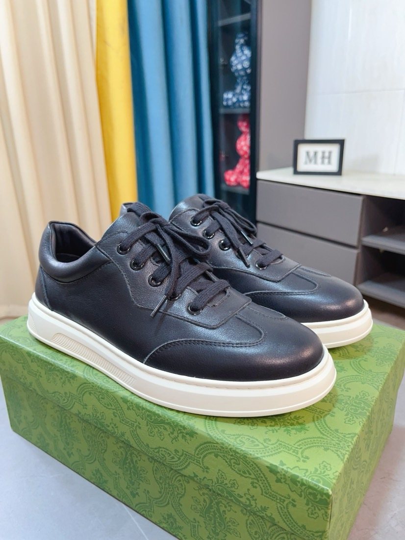 Gucci Low-Top Lace-Up Sneakers